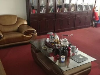 图 公司搬迁,大批7成新办公家具,包括组合沙发 茶几 办 上海办公用品