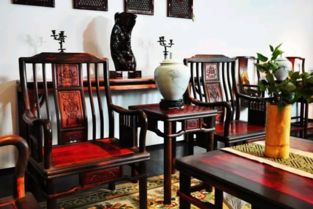 红木家具颜色深浅不一,怎么回事