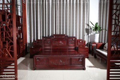 港龙红木 传统工艺与中式典雅的艺术结晶——高箱国色天香红酸枝大床
